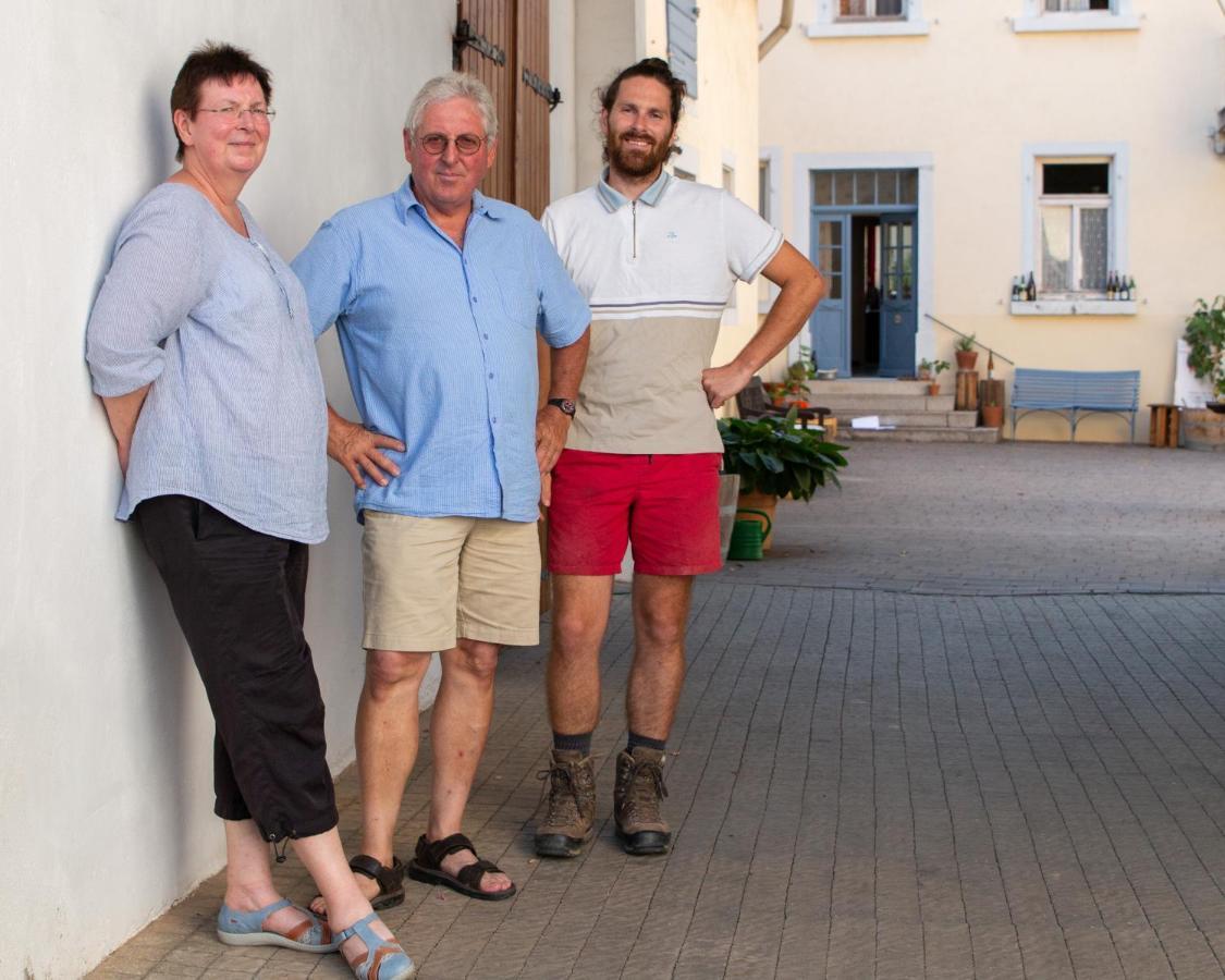Gaestezimmer Im Weingut Wolf 그로스카를바흐 외부 사진