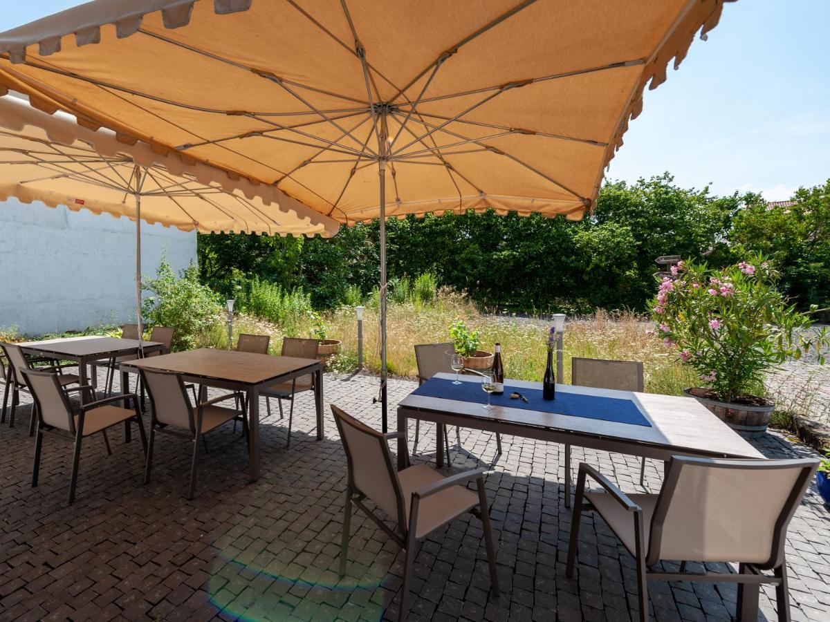 Gaestezimmer Im Weingut Wolf 그로스카를바흐 외부 사진