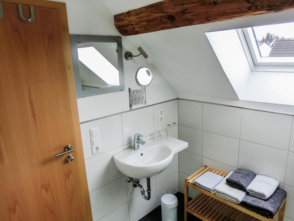 Gaestezimmer Im Weingut Wolf 그로스카를바흐 외부 사진