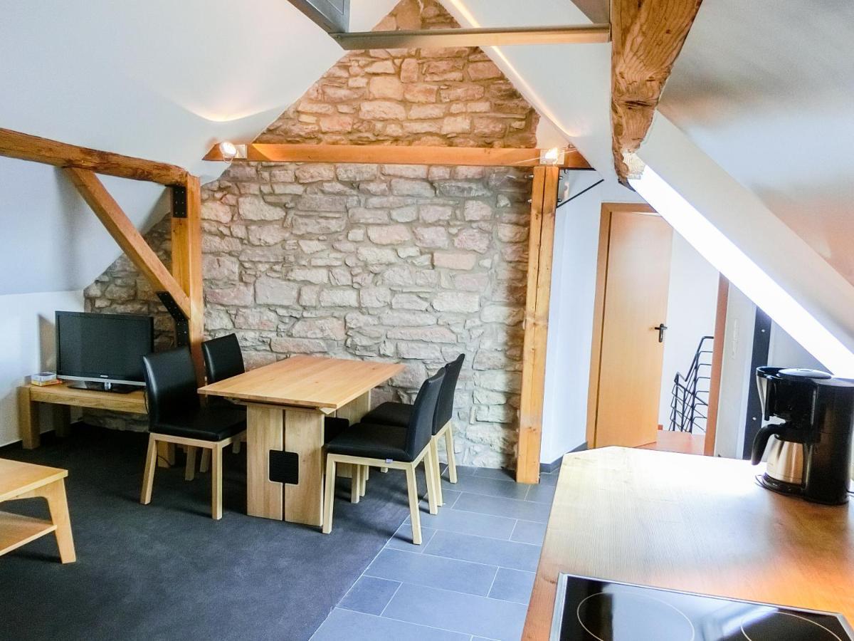 Gaestezimmer Im Weingut Wolf 그로스카를바흐 외부 사진